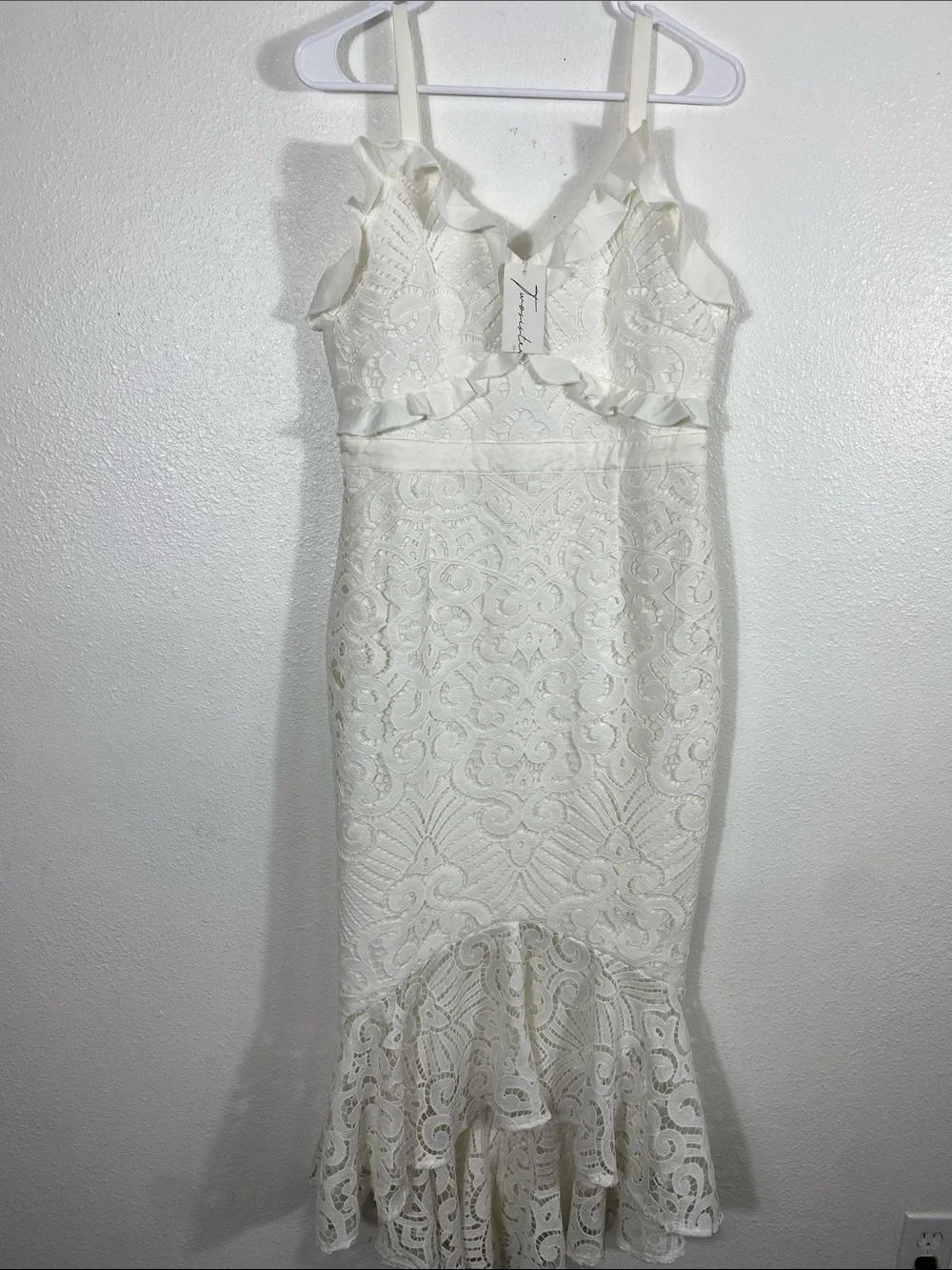 Women's White Lace Ruffle Midi Dress - Elegant Spaghetti-Strap Design Size L